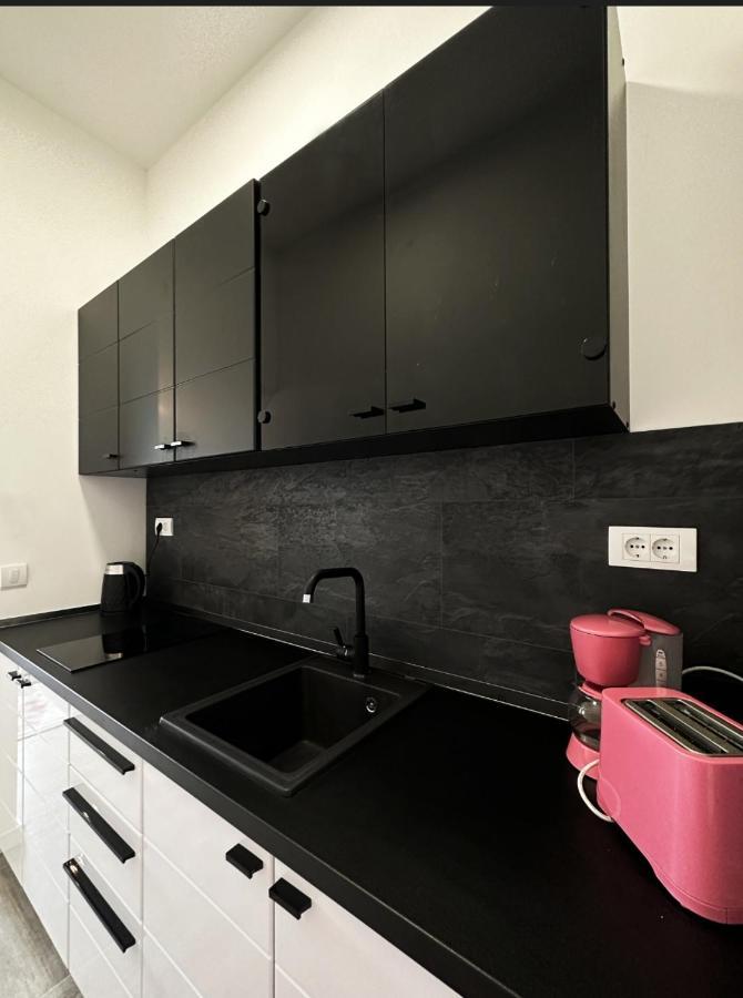 Studio Apartment, 5 Minutes To The Beach Bar Exteriör bild